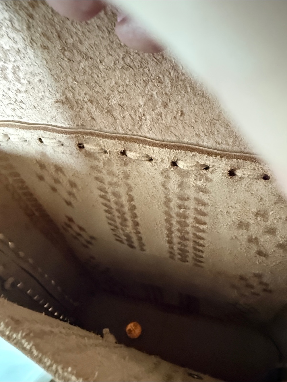 Hand-Tooled Tan Leather Crossbody Bag - Picture 3 of 5
